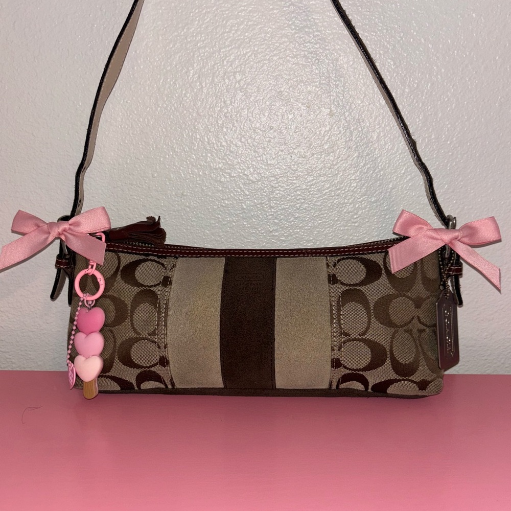 🤎 Vintage Y2k Coach Demi Baguette 🎀
Rare find
